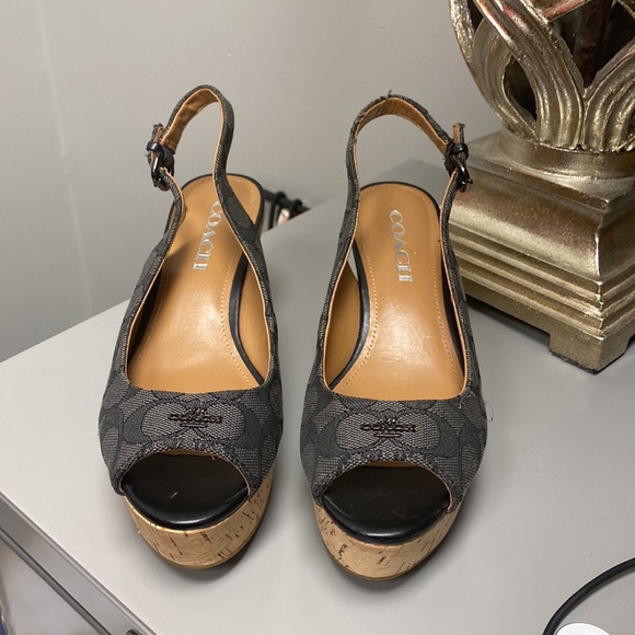 Coach wedges size 6 - Picture 2 of 4